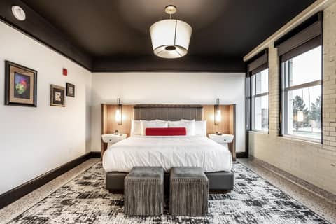 Bottleworks Hotel — photo 6