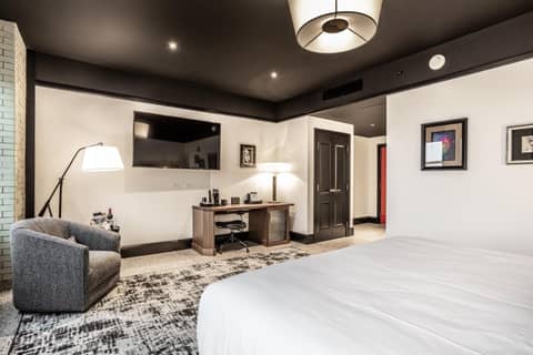 Bottleworks Hotel — photo 8