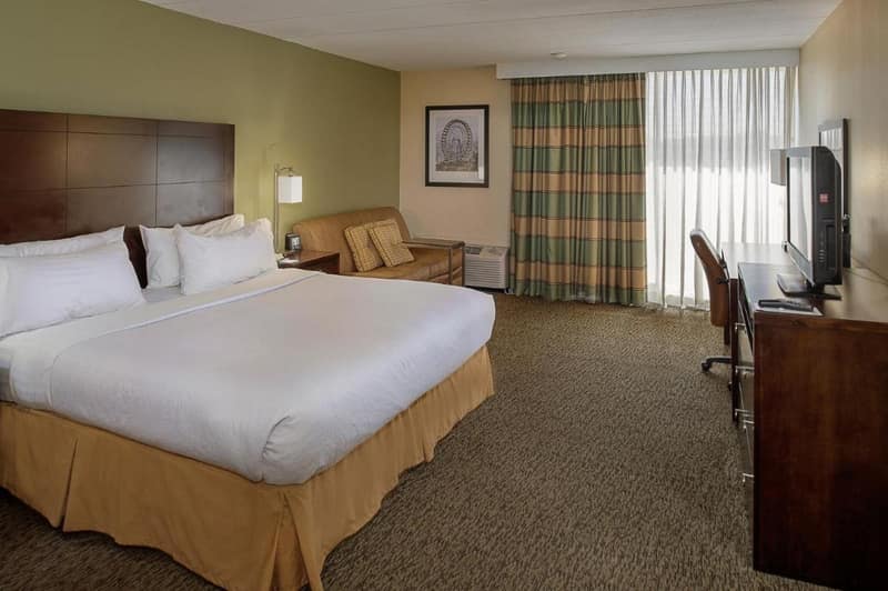 Forest Park Hotel — hotel room