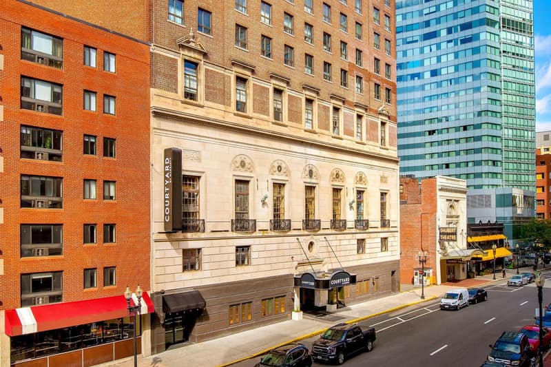 Courtyard by Marriott Boston Downtown — building