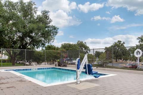 Comfort Suites - South Austin — photo 7