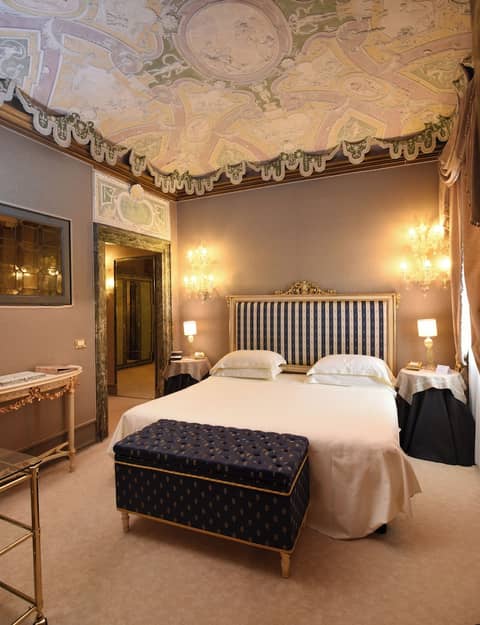 Ca' Sagredo — hotel room