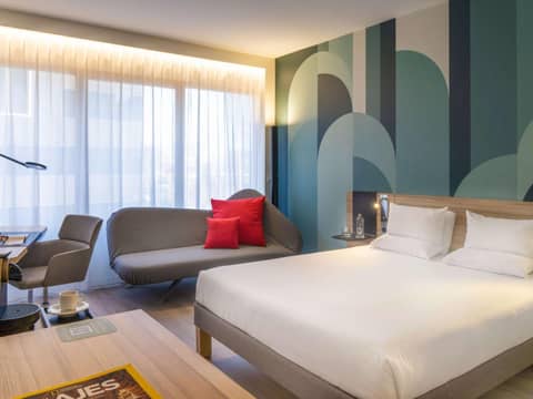 Novotel Madrid Feria and Airport — hotel room