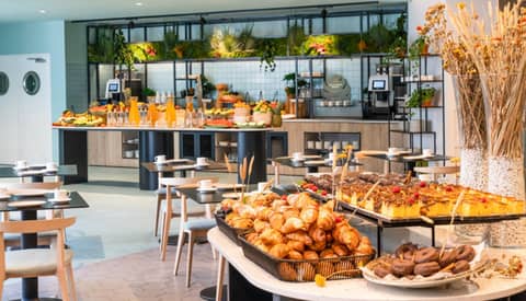 Novotel Madrid Feria and Airport — dining