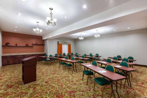 La Quinta by Wyndham Houston Channelview — photo 3