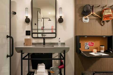 Moxy Austin - University — photo 7