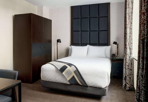 Joinery Hotel Pittsburgh, Curio Collection by Hilton — hotel room