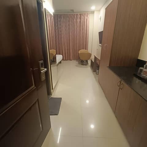 ASTRA HOTELS & SUITES WHITEFIELD NEAR NALLURAHALLI METRO STATION and KTPO — hotel room