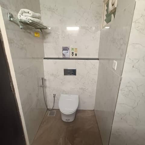 ASTRA HOTELS & SUITES WHITEFIELD NEAR NALLURAHALLI METRO STATION and KTPO — bathroom