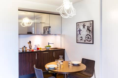 Aparthotel Adagio Marseille Timone — kitchen