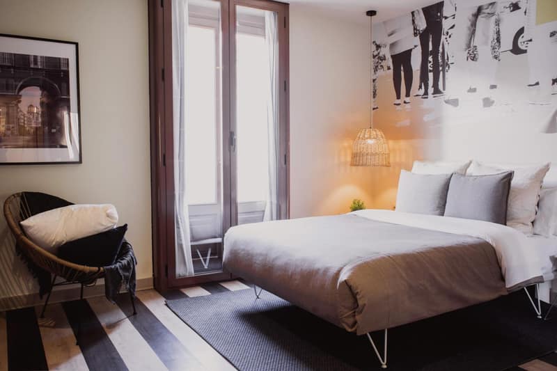 Select Sol — hotel room