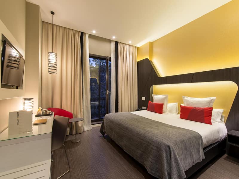 Vincci Gala — hotel room
