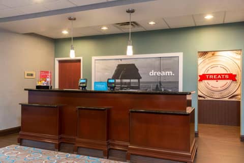 Hampton Inn & Suites Fort Myers-Colonial Boulevard — photo 2