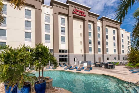 Hampton Inn & Suites Fort Myers-Colonial Boulevard — recepcion & lobby