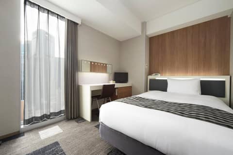 Sotetsu Fresa Inn Shimbashi-Karasumoriguchi — hotel room