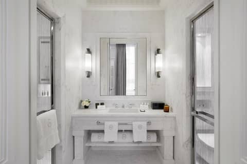 Maison Villeroy — bathroom