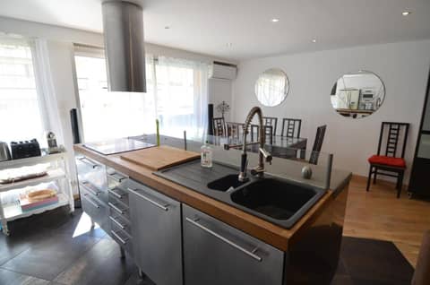 Appartement 6 personnes avec Terrasse et Jacuzzi plein cœur centre-ville quartier du Port de Nice — photo 3