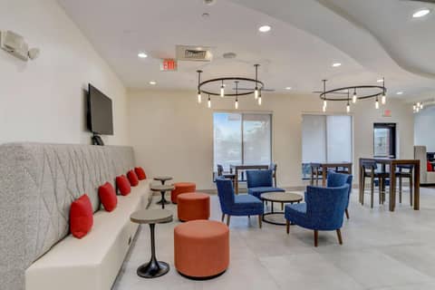 Hilton Garden Inn Indianapolis Northwest — lounge
