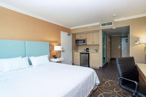 Hampton Inn & Suites, by Hilton - Vancouver Downtown — photo 4