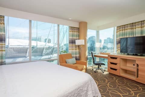 Hampton Inn & Suites, by Hilton - Vancouver Downtown — photo 7