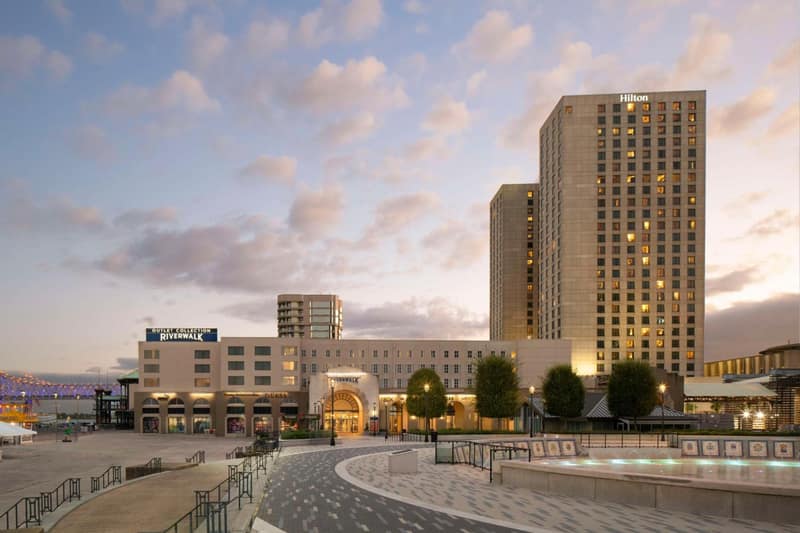 Hilton Atlanta — building