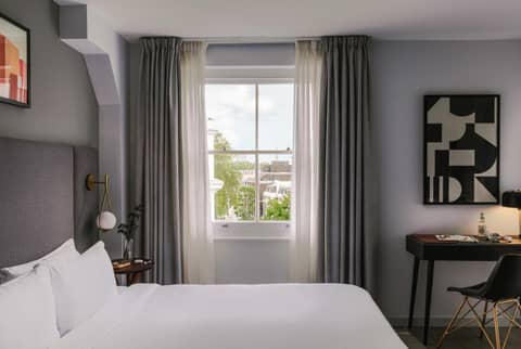 Bob W London Hyde Park — hotel room