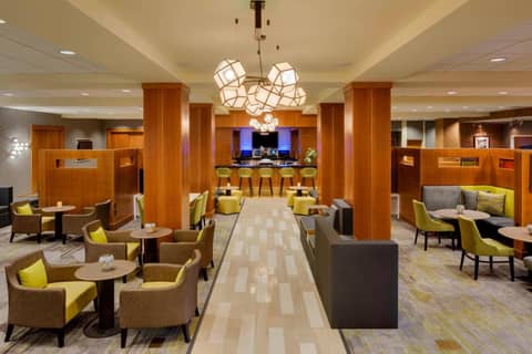 Courtyard by Marriott Boston Logan Airport — lounge