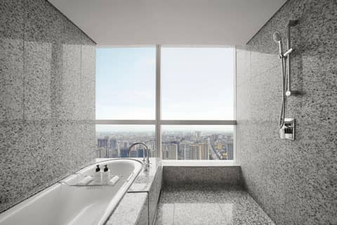InterContinental Hanoi Landmark72 by IHG — bathroom