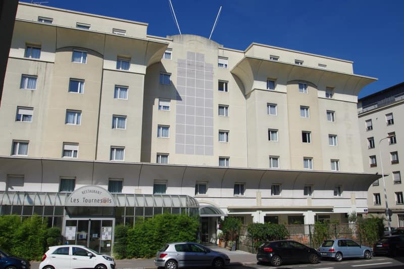 Ibis Styles Lyon Gorge de Loup Saphir — building
