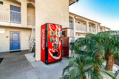 Motel 6-Anaheim, CA — photo 2