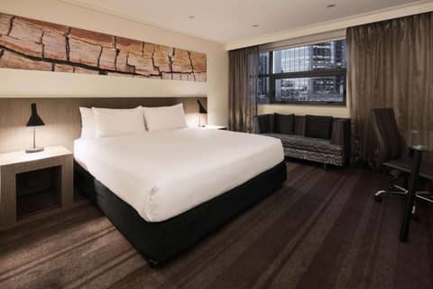 Rydges World Square — hotel room