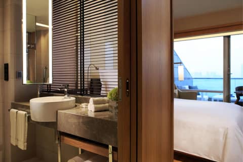Renaissance Hong Kong Harbour View Hotel — photo 6