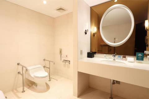 Holiday Inn Shanghai Pudong Nanpu by IHG — photo 3