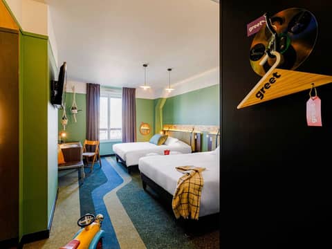 Greet Hotel Lyon Confluence — hotel room