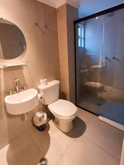 Hotel Bella Paulista — bathroom