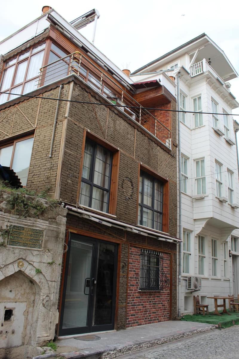 Han Suite Hotel — building