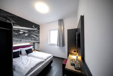 SMARTY Airport Cologne Hotel - KONTAKTLOSER SELF CHECK-IN — photo 2
