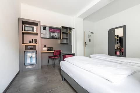 SMARTY Airport Cologne Hotel - KONTAKTLOSER SELF CHECK-IN — photo 3