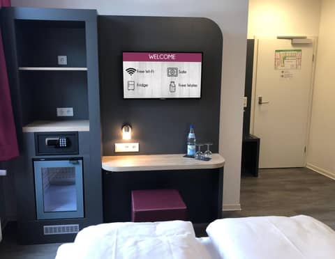 SMARTY Airport Cologne Hotel - KONTAKTLOSER SELF CHECK-IN — photo 9