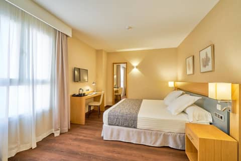 Hotel Guadalmedina — bedroom