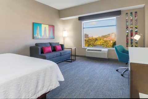 Hampton Inn & Suites Pittsburgh Downtown — photo 4