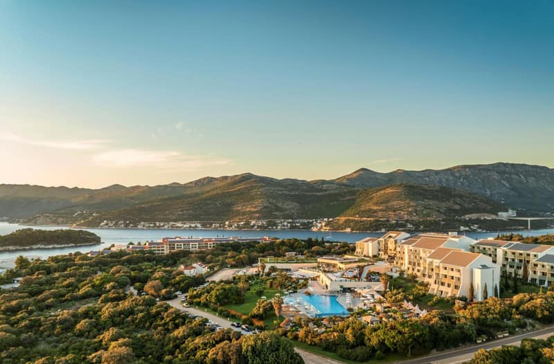 Valamar Lacroma Hotel — building