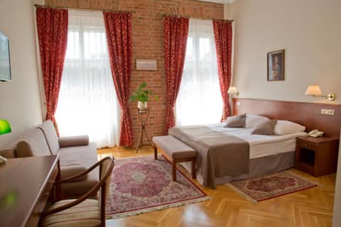 Hotel Polonia — hotel room