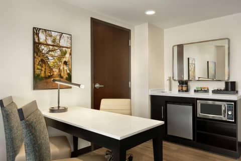 Embassy Suites By Hilton San Antonio Landmark — photo 4