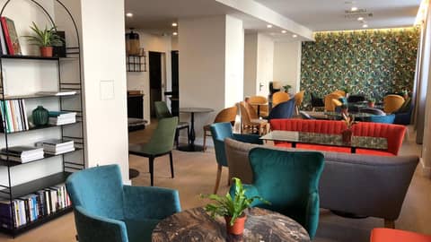 Hotel Apolonia Paris Montmartre; Sure Hotel Collection by Best Western — lounge
