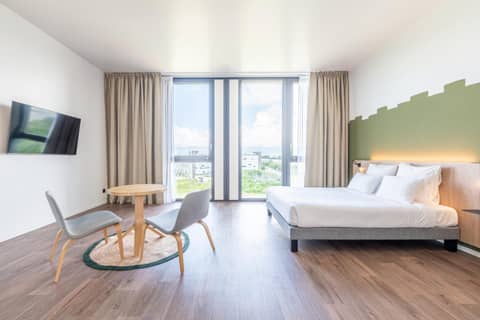 B&B HOTEL Geneva Airport — hotel room