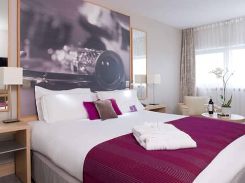 Mercure Paris 19 Philharmonie La Villette — hotel room
