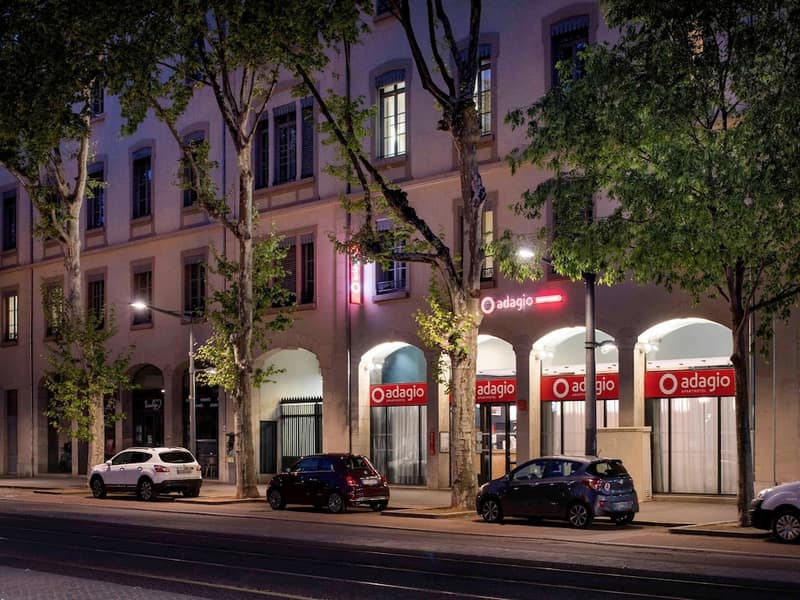Aparthotel Adagio Lyon Patio Confluence — building