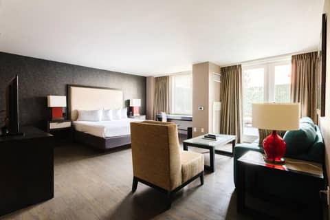 2500 Penn, a Placemakr Experience — hotel room