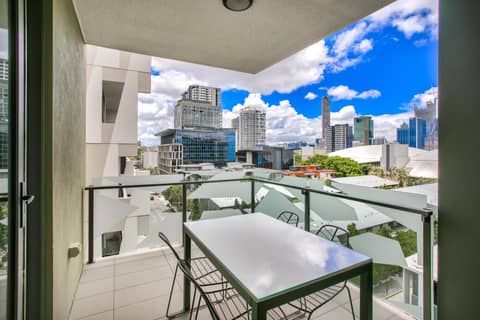 Vine Apartments South Brisbane — balance & terrace
